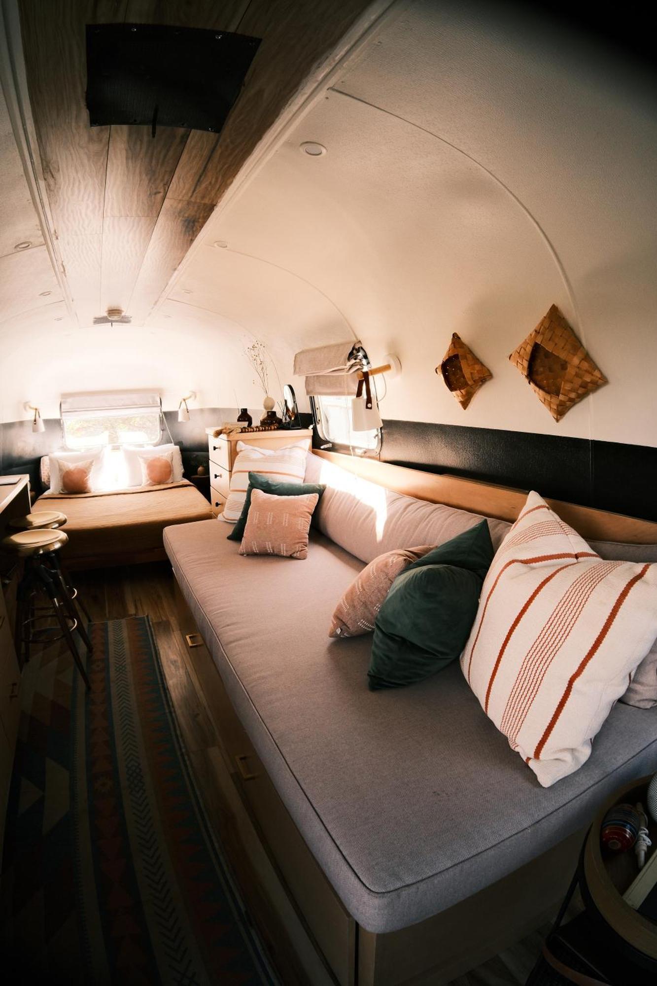 Silver Bullet Airstream, El Mistico Glamping Ranch Nogal Экстерьер фото