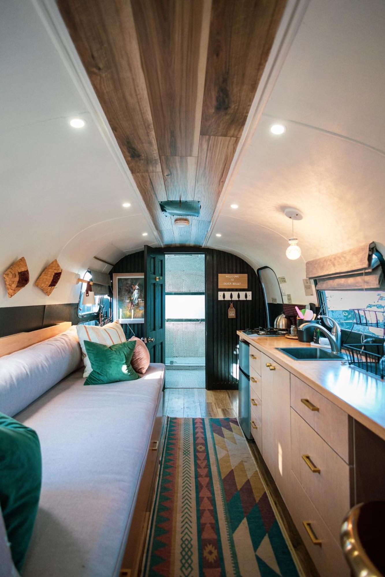 Silver Bullet Airstream, El Mistico Glamping Ranch Nogal Экстерьер фото
